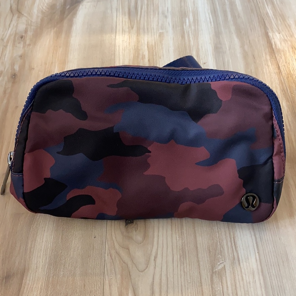 ❤️ Lululemon Everywhere Belt Heritage 365 Camo Smoky Red Night Sea Multi NWT